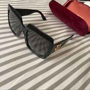 GUCCI OVERSIZED SQUARE SUNGLASSES